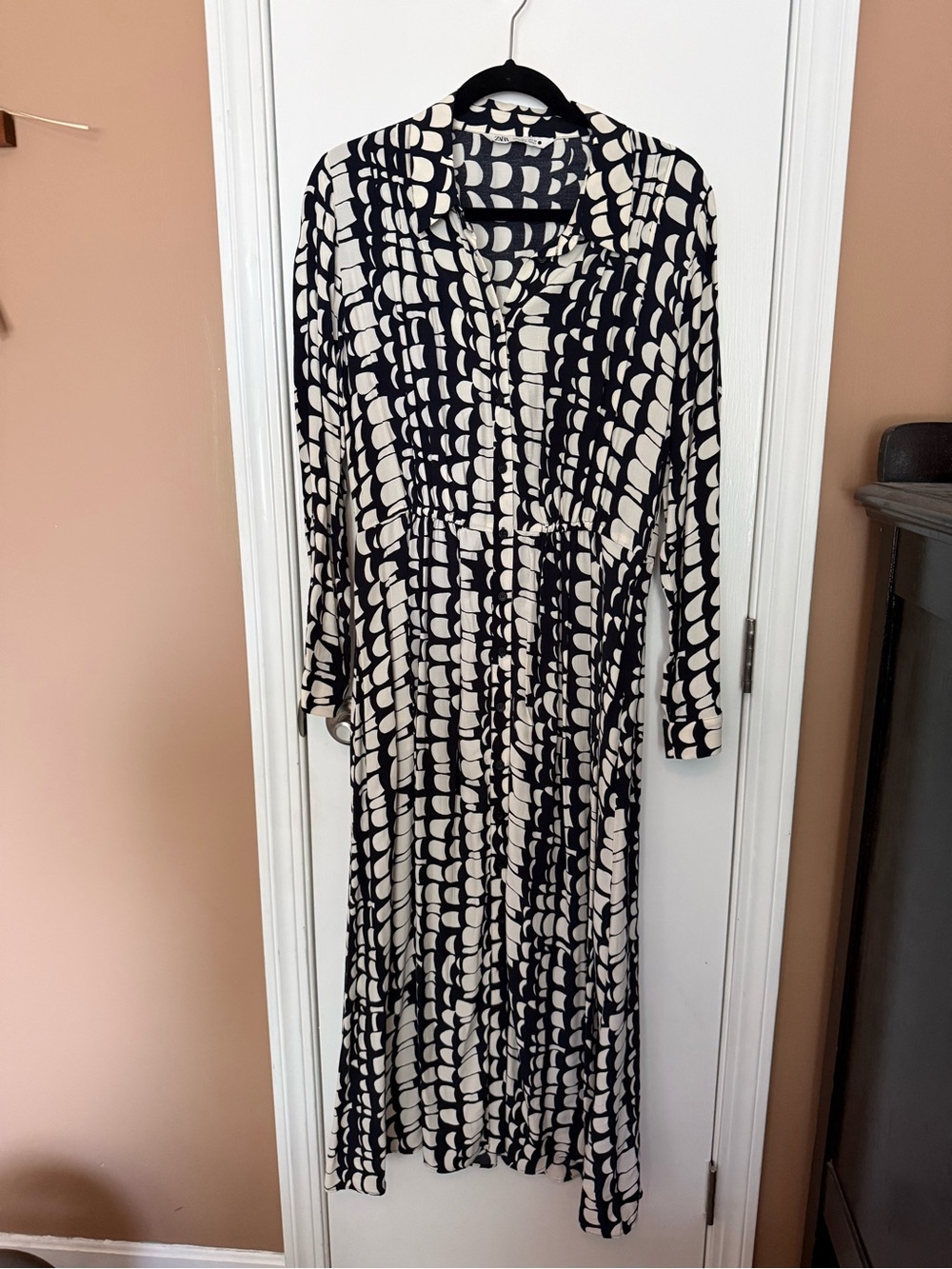 Zara Black and Cream Patterned Long Sleeve Midi Dress